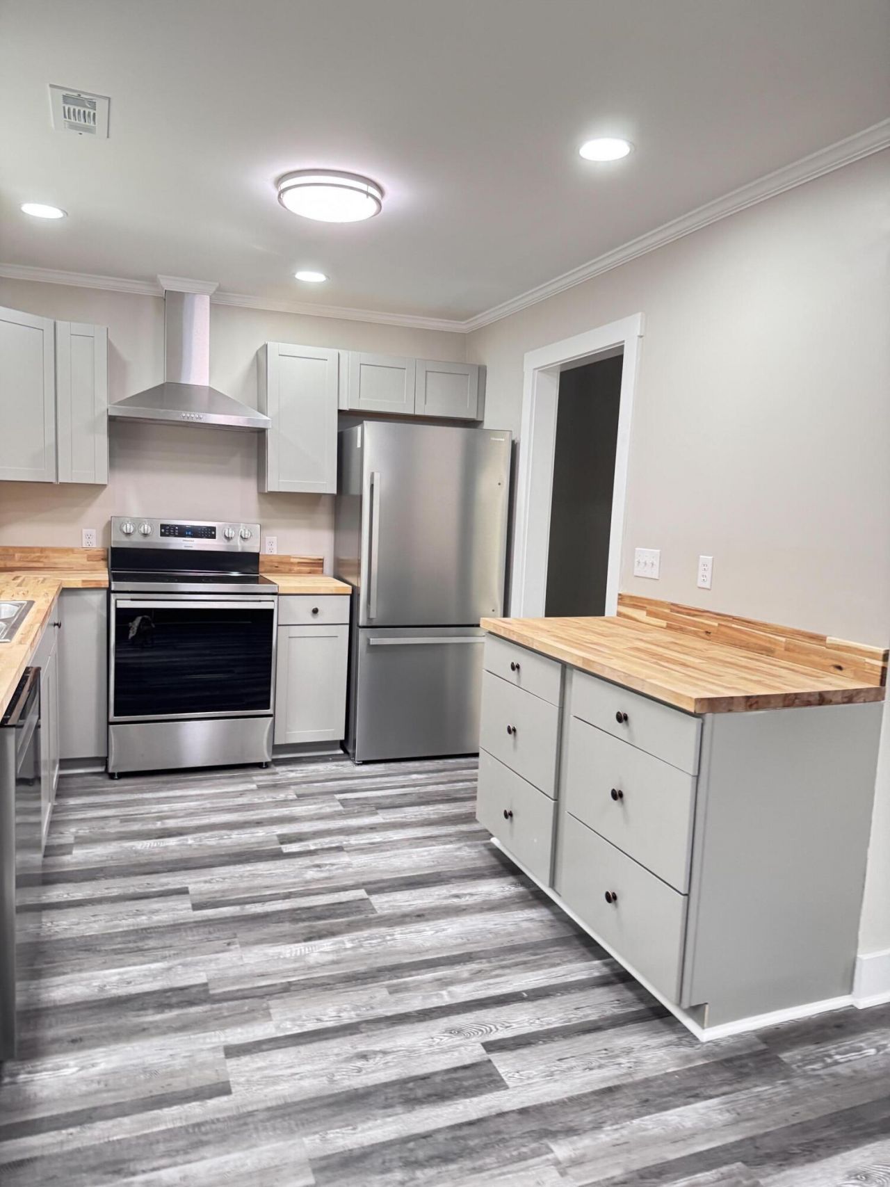 108 Franklin Street Photo 18