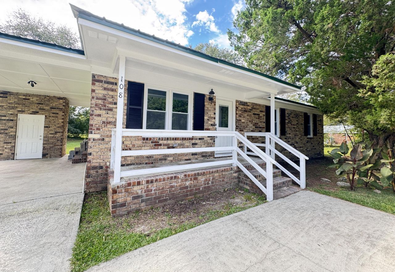 108 Franklin Street Photo 3