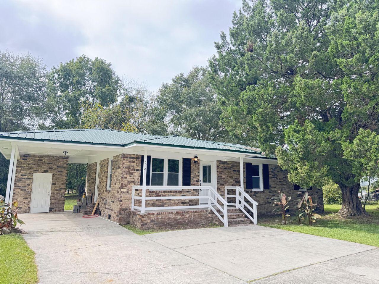 108 Franklin Street Photo 5