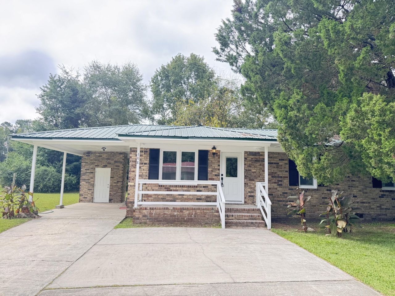 108 Franklin Street Photo 8