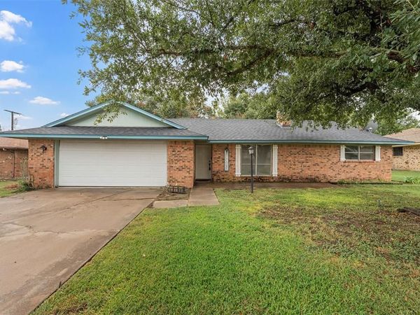 238 Royal Drive, Marlin, TX 76661