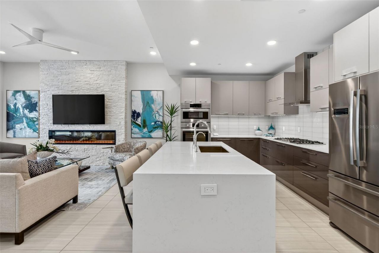 711 S Palm Avenue, Unit 303, Sarasota, FL 34236 Photo