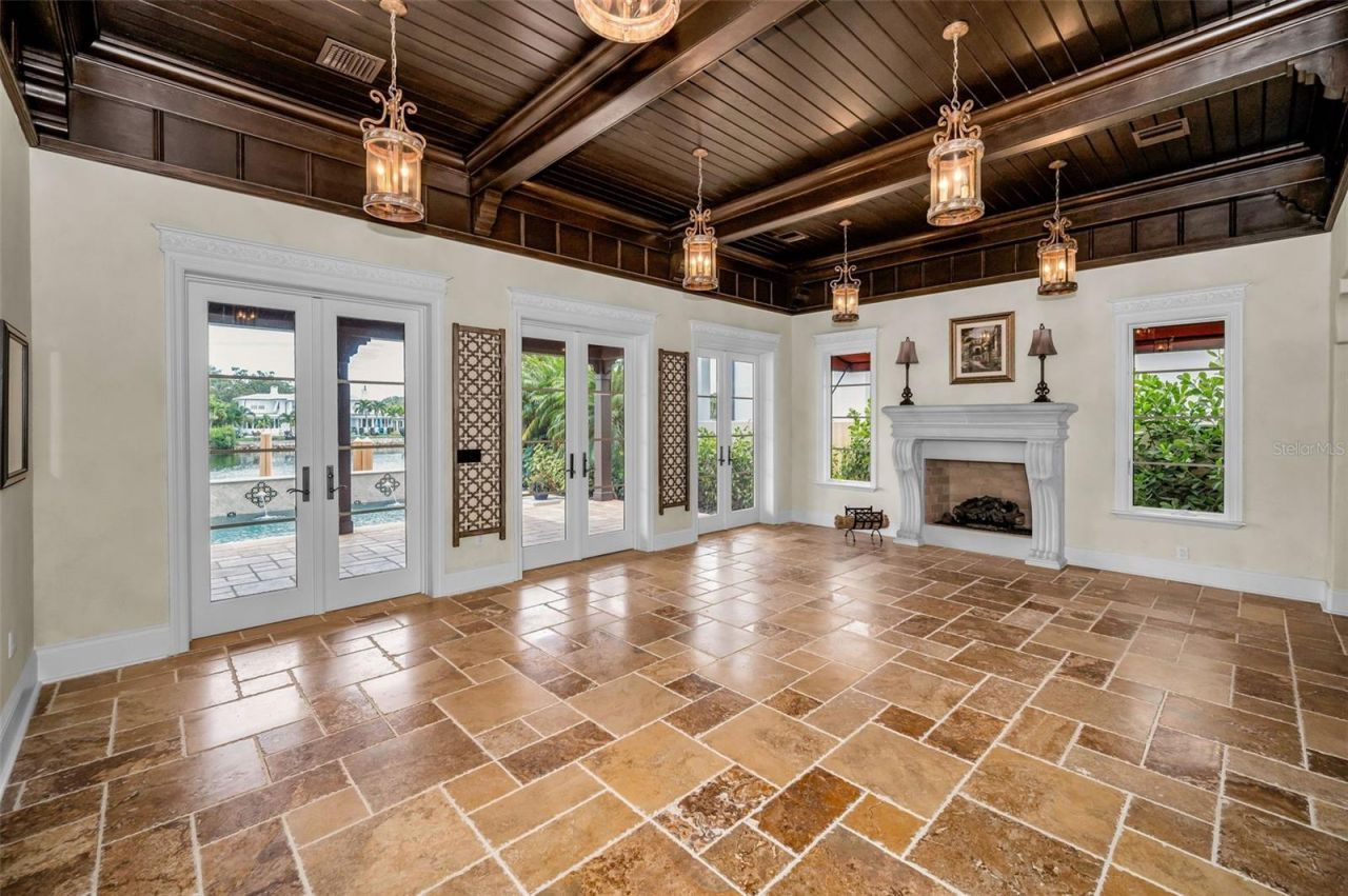 801 Brightwaters Boulevard Ne, Saint Petersburg, FL 33704 Photo