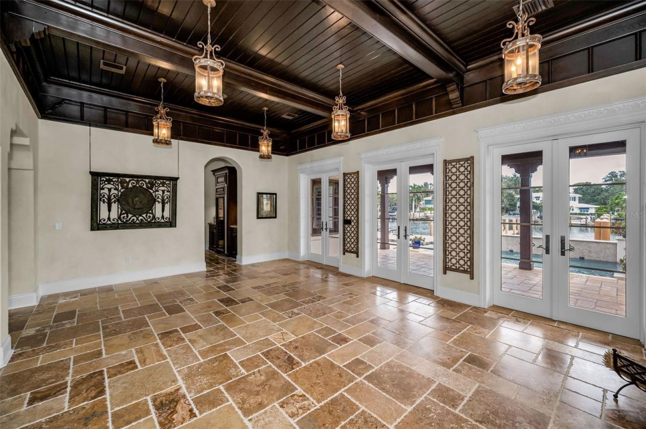 801 Brightwaters Boulevard Ne, Saint Petersburg, FL 33704 Photo