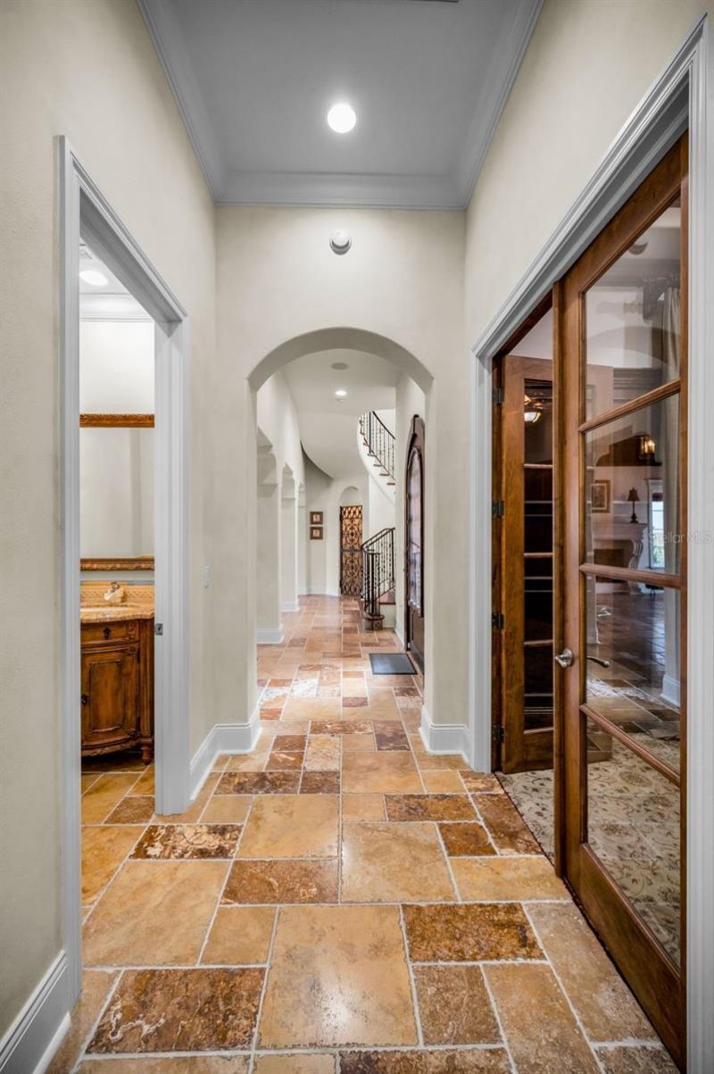 801 Brightwaters Boulevard Ne, Saint Petersburg, FL 33704 Photo