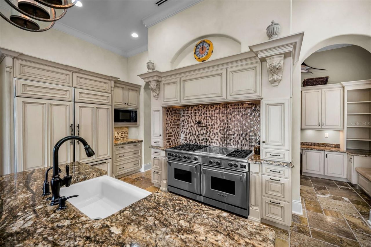 801 Brightwaters Boulevard Ne, Saint Petersburg, FL 33704 Photo