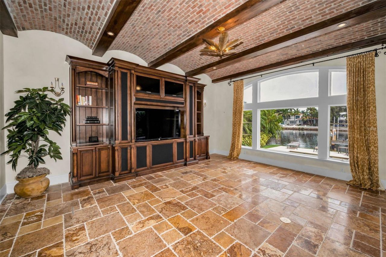 801 Brightwaters Boulevard Ne, Saint Petersburg, FL 33704 Photo