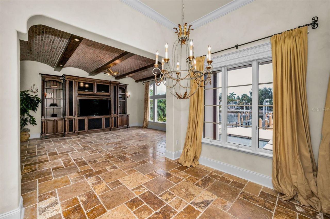 801 Brightwaters Boulevard Ne, Saint Petersburg, FL 33704 Photo