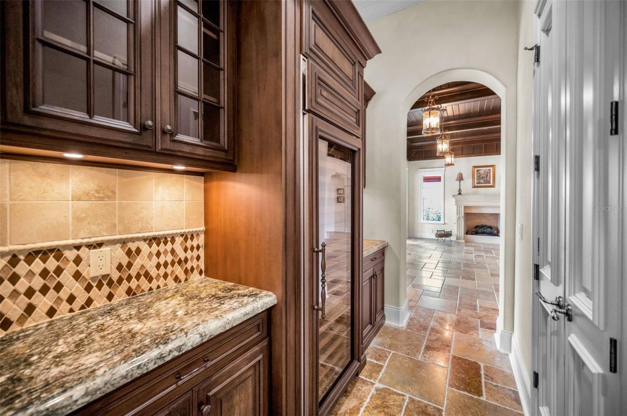 801 Brightwaters Boulevard Ne, Saint Petersburg, FL 33704 Photo