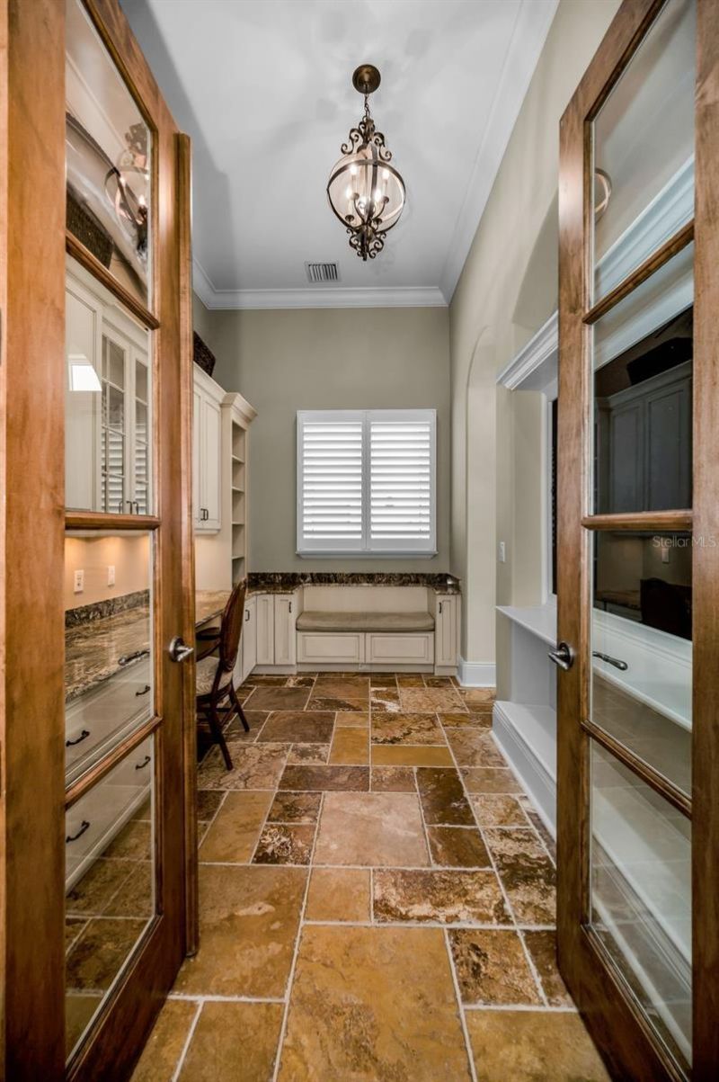 801 Brightwaters Boulevard Ne, Saint Petersburg, FL 33704 Photo