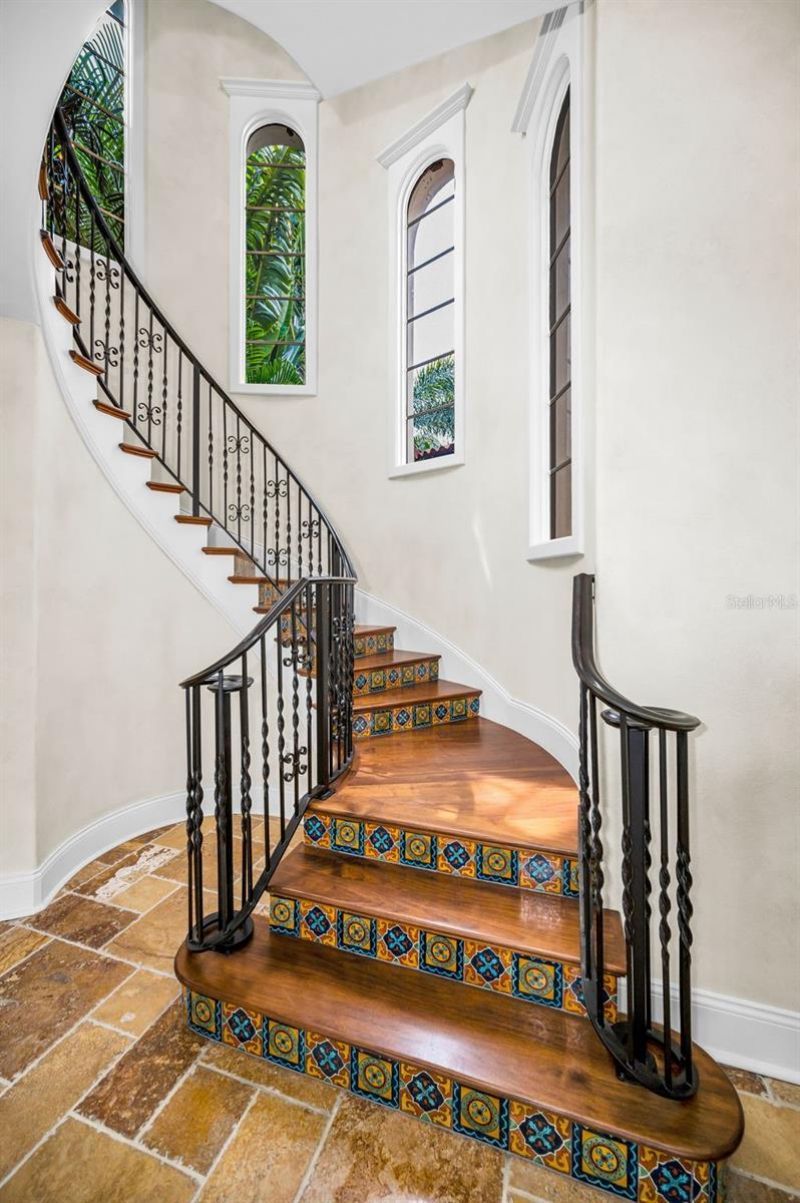 801 Brightwaters Boulevard Ne, Saint Petersburg, FL 33704 Photo