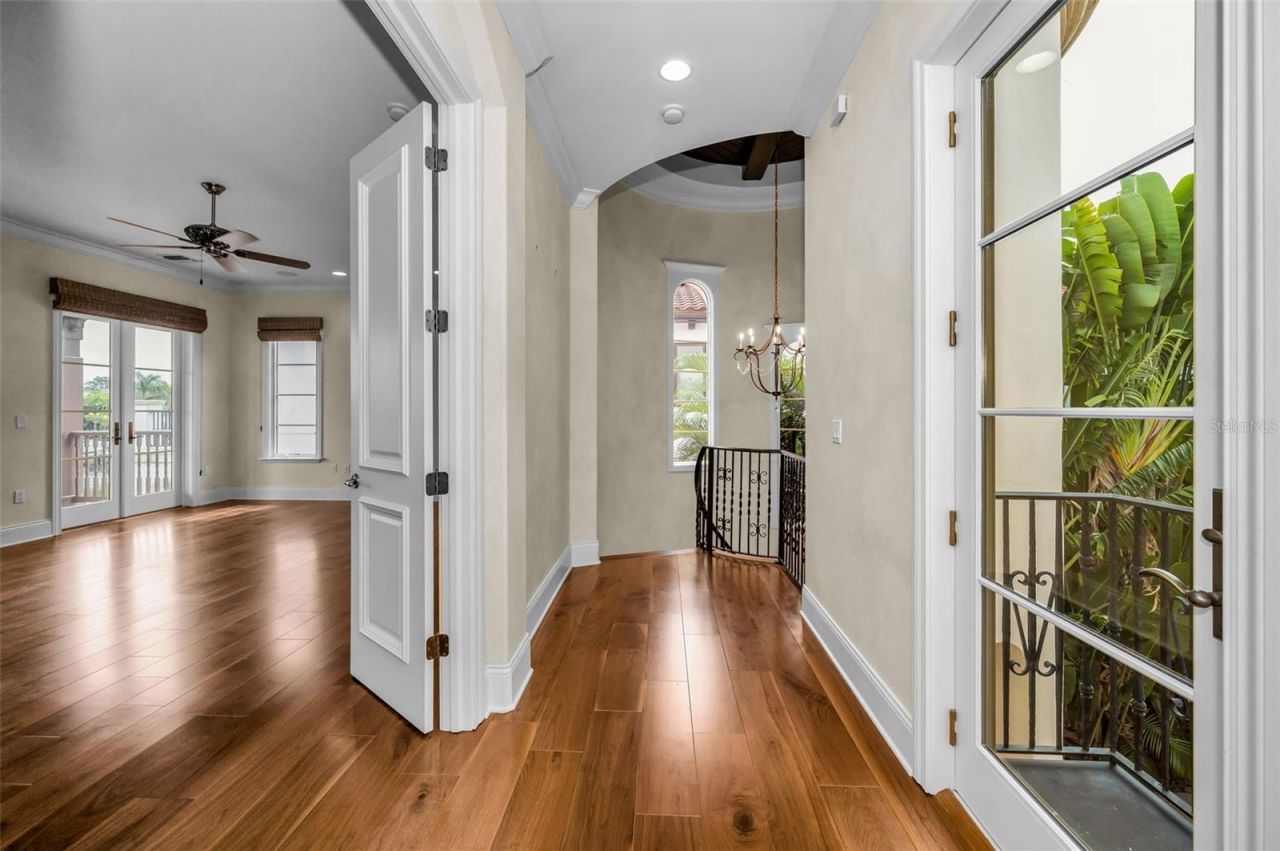 801 Brightwaters Boulevard Ne, Saint Petersburg, FL 33704 Photo