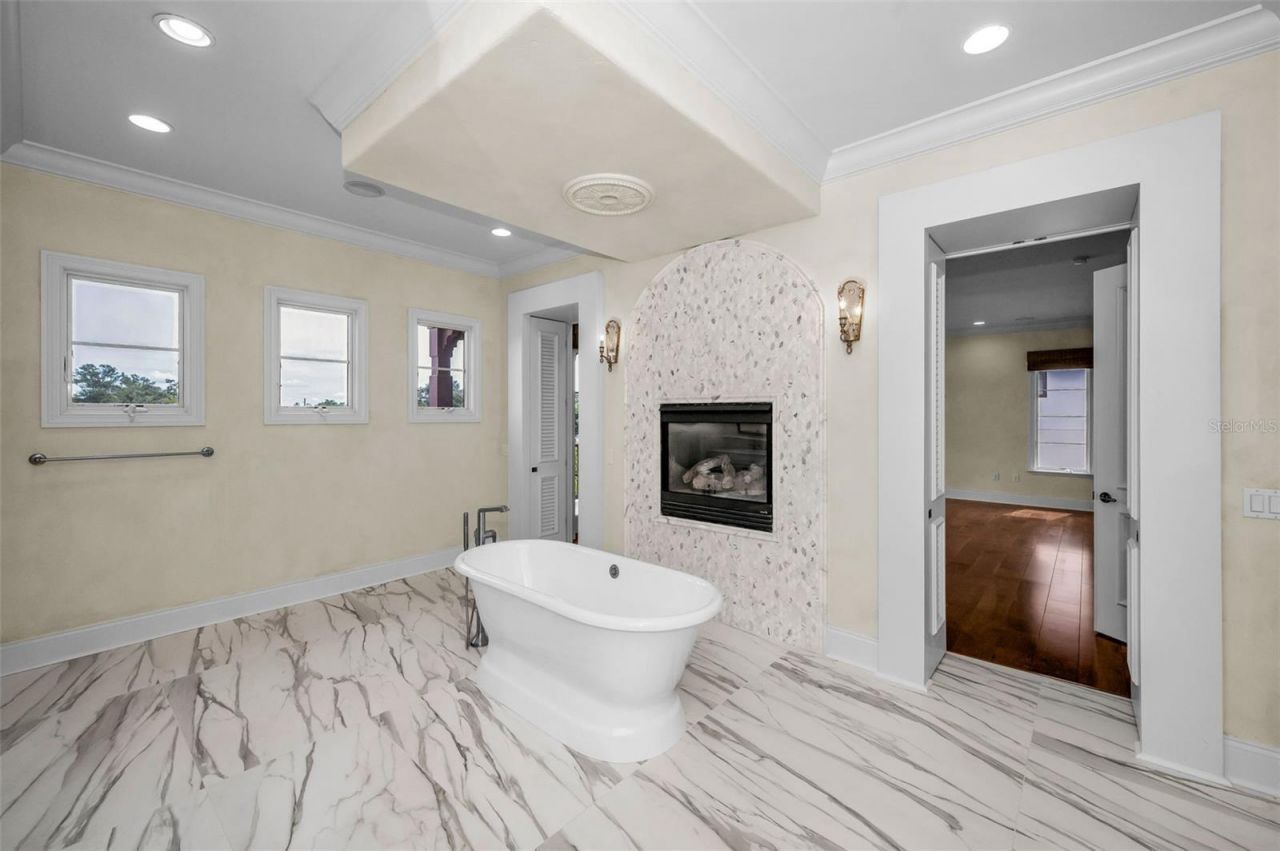 801 Brightwaters Boulevard Ne, Saint Petersburg, FL 33704 Photo