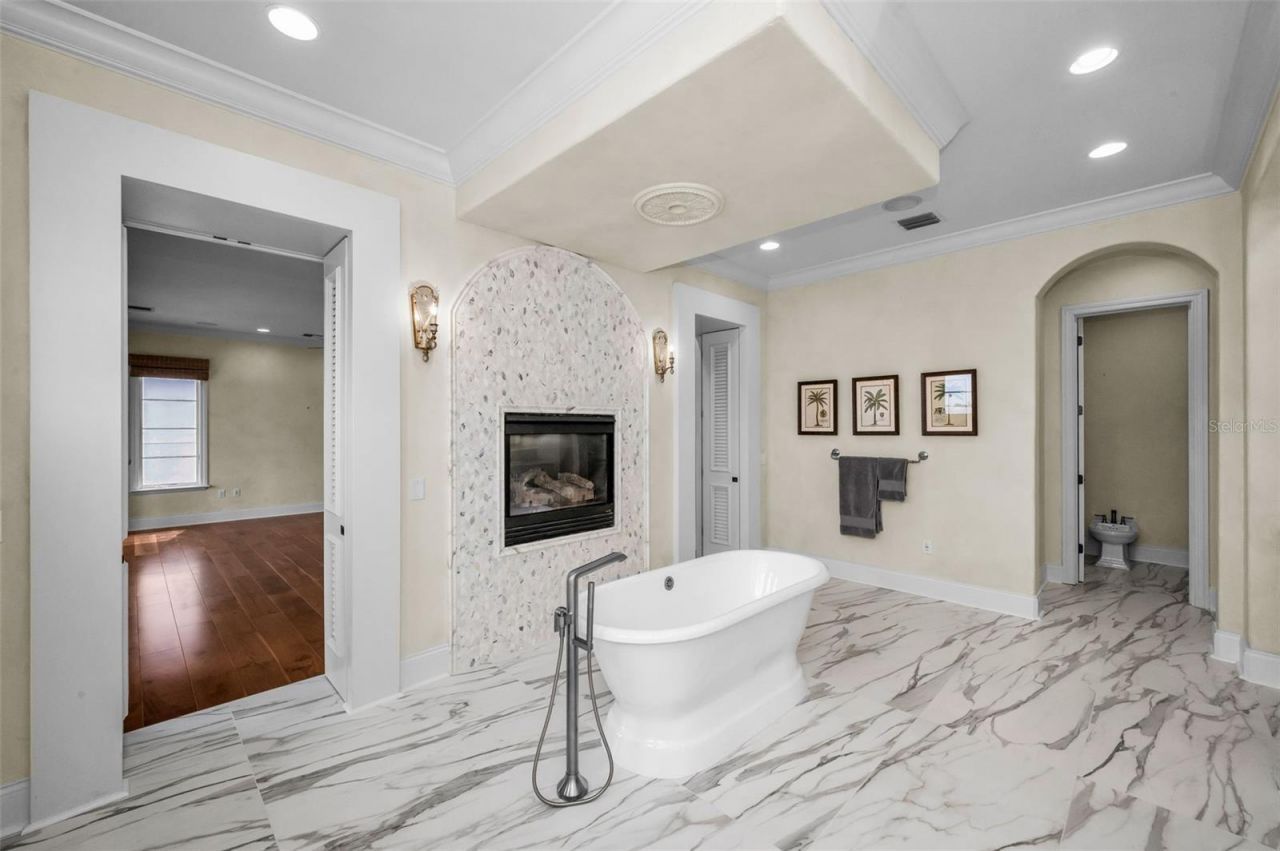 801 Brightwaters Boulevard Ne, Saint Petersburg, FL 33704 Photo