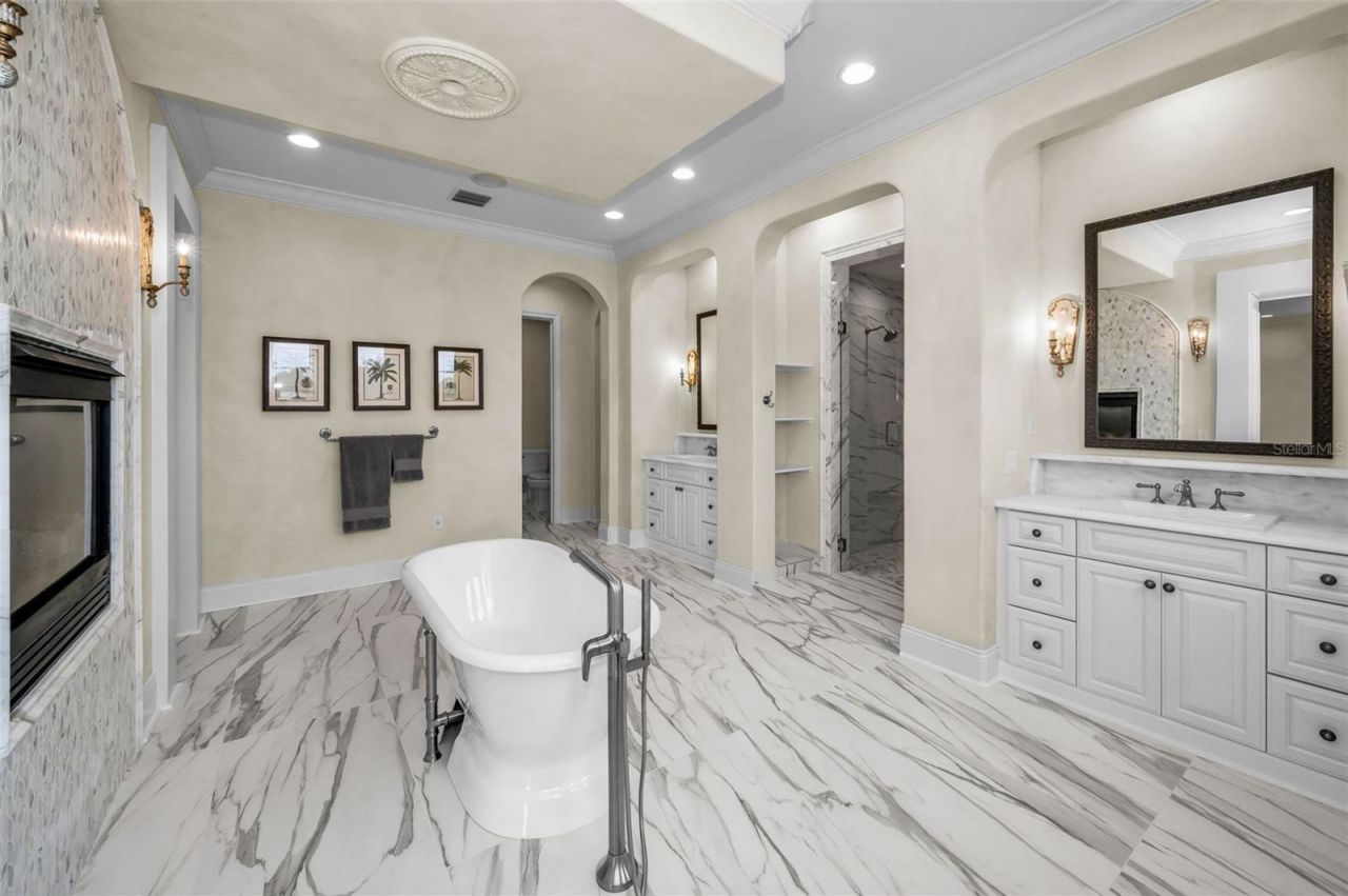 801 Brightwaters Boulevard Ne, Saint Petersburg, FL 33704 Photo