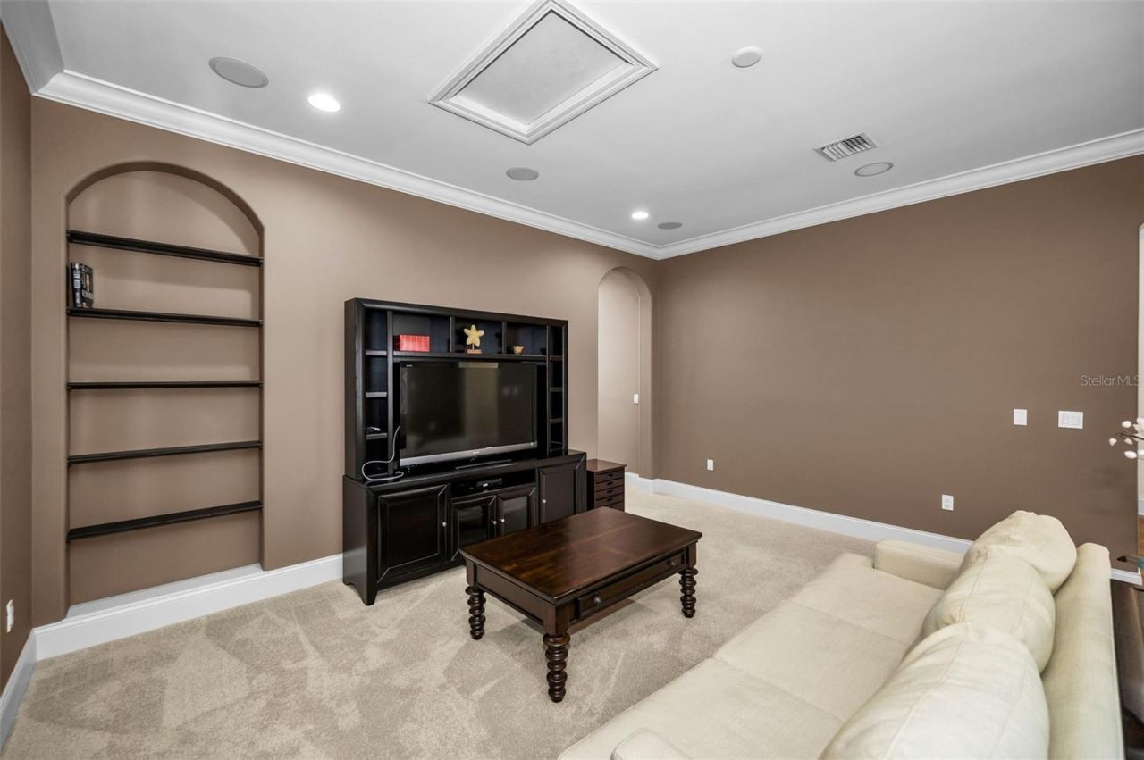 801 Brightwaters Boulevard Ne, Saint Petersburg, FL 33704 Photo