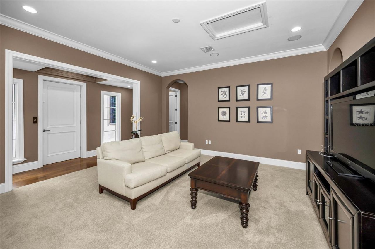 801 Brightwaters Boulevard Ne, Saint Petersburg, FL 33704 Photo