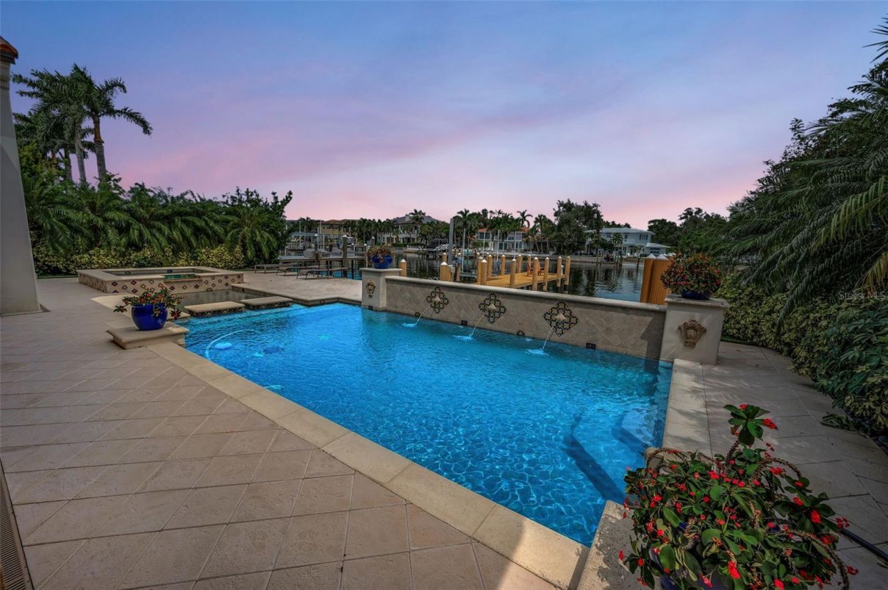 801 Brightwaters Boulevard Ne, Saint Petersburg, FL 33704 Photo