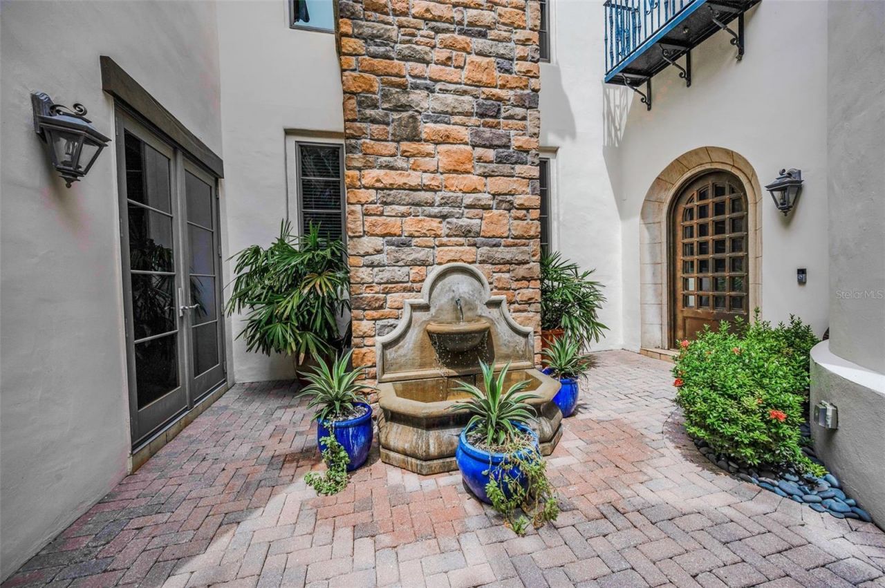 801 Brightwaters Boulevard Ne, Saint Petersburg, FL 33704 Photo