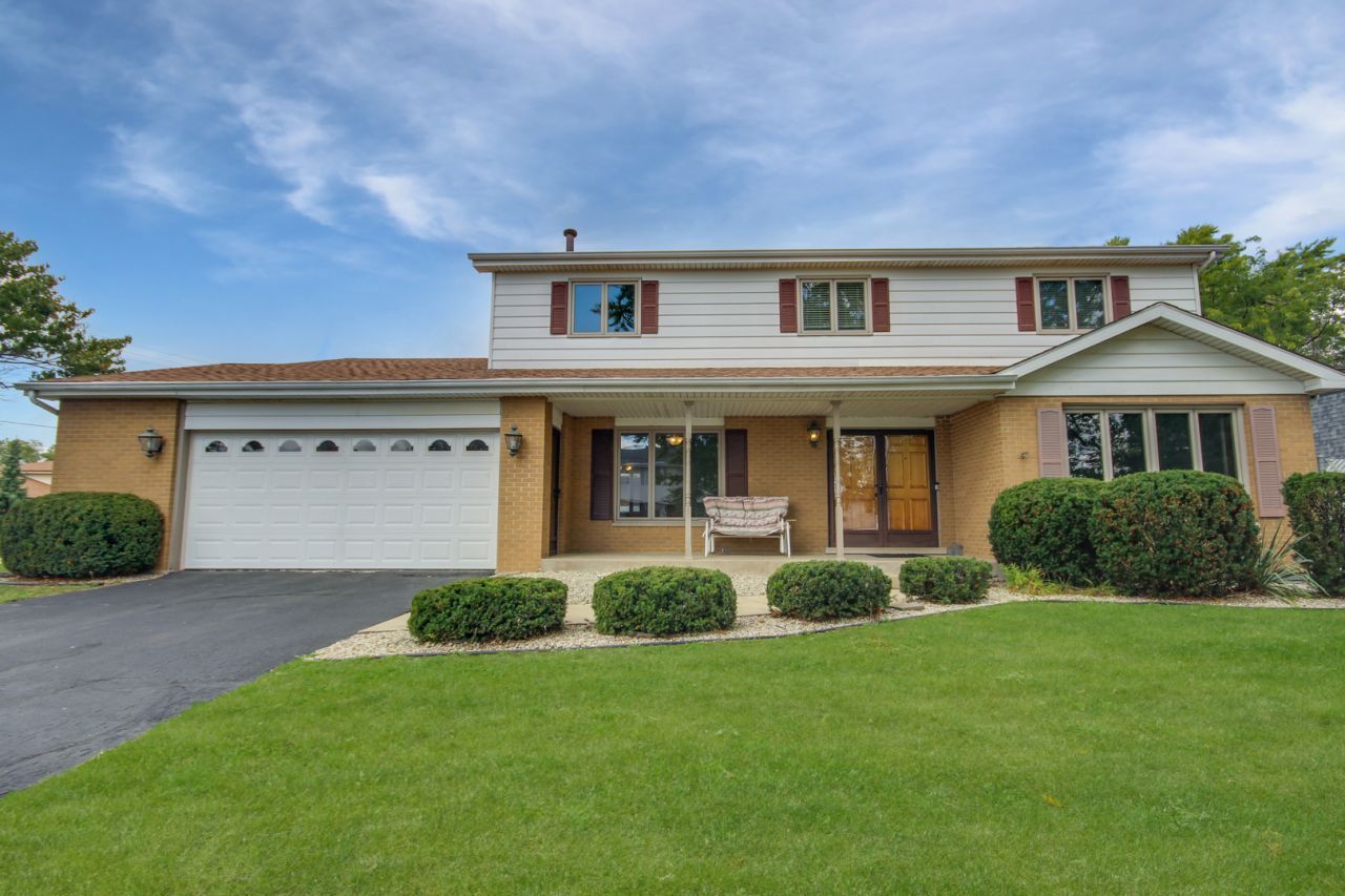 16909 Paxton Avenue, South Holland, IL 60473