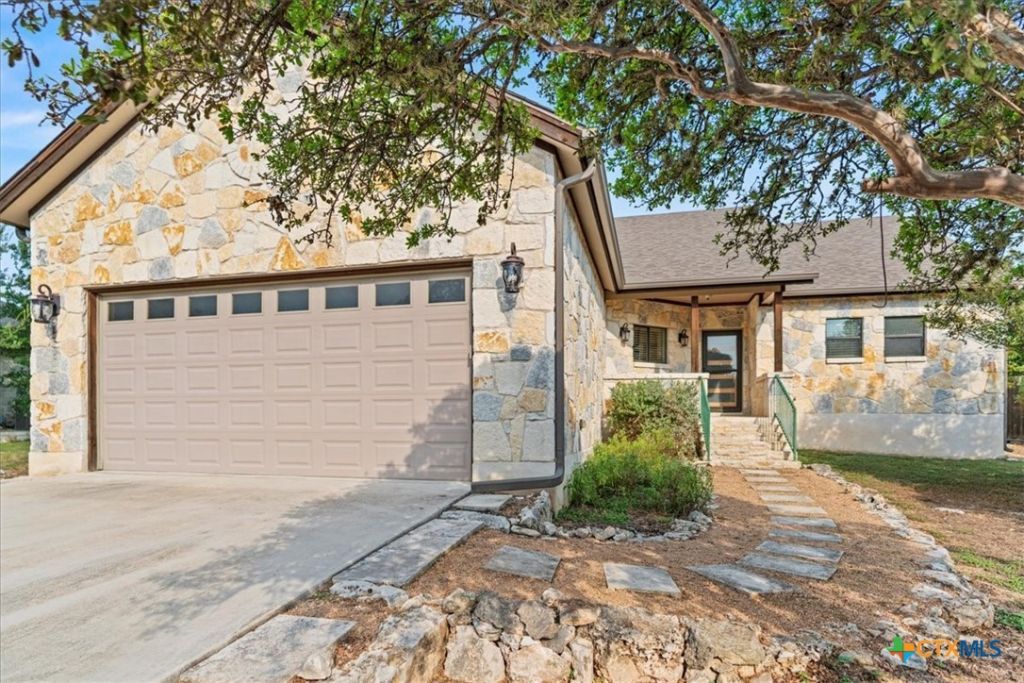 72 Augusta Drive, Wimberley, TX 78676 Main Photo