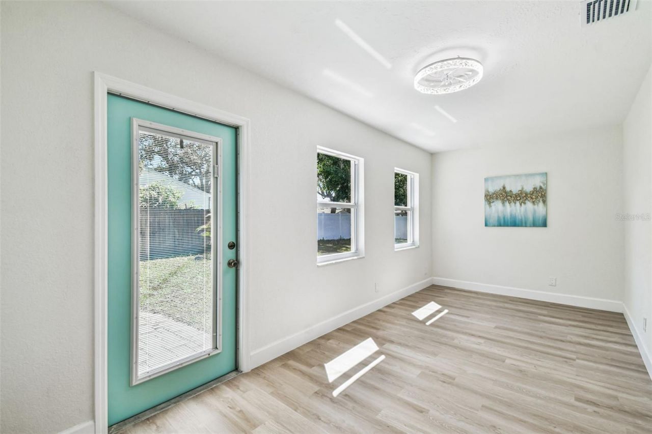 4726 W Knights Avenue, Tampa, FL 33611 Photo