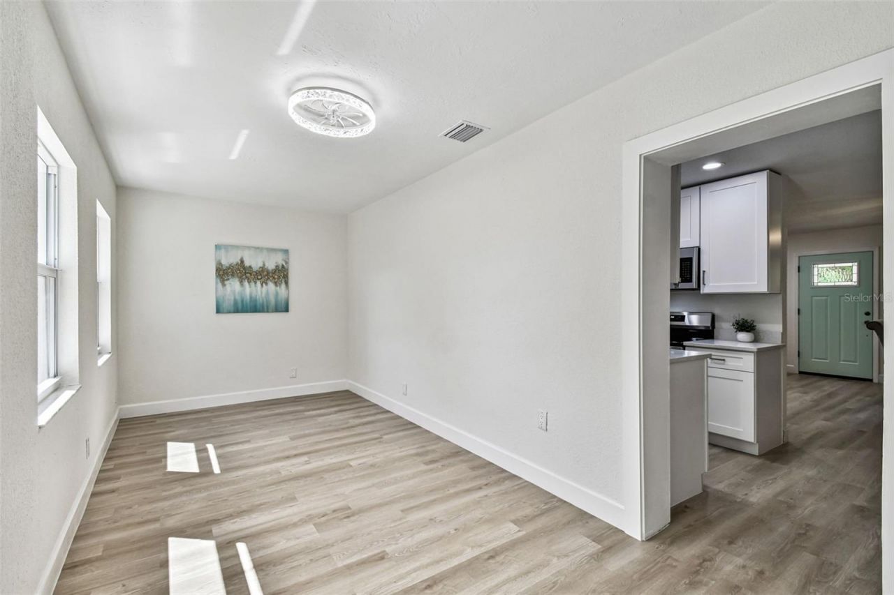 4726 W Knights Avenue, Tampa, FL 33611 Photo