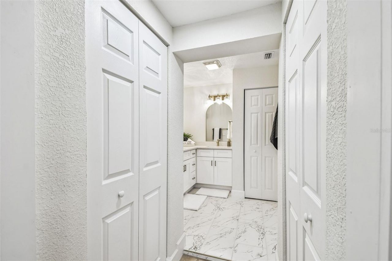 4726 W Knights Avenue, Tampa, FL 33611 Photo