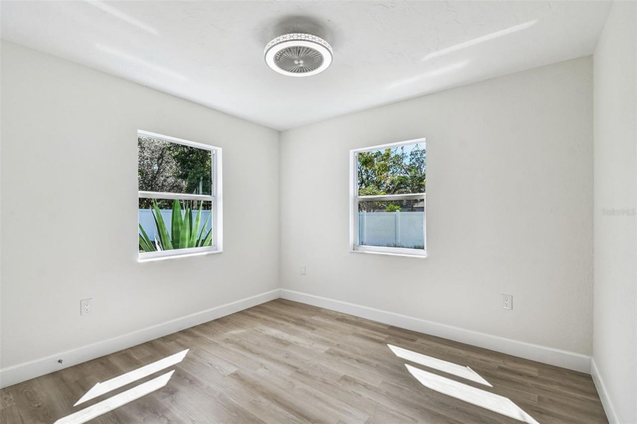 4726 W Knights Avenue, Tampa, FL 33611 Photo