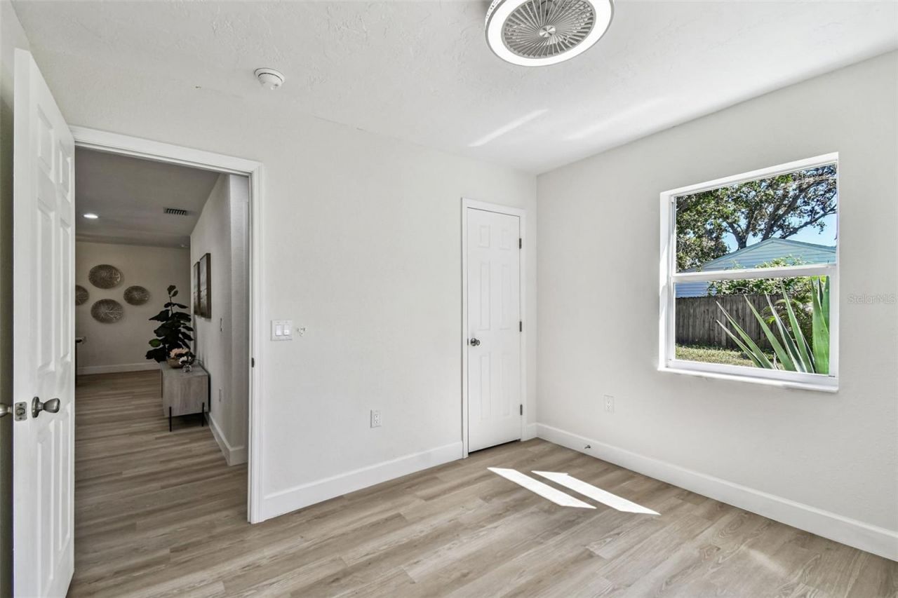 4726 W Knights Avenue, Tampa, FL 33611 Photo