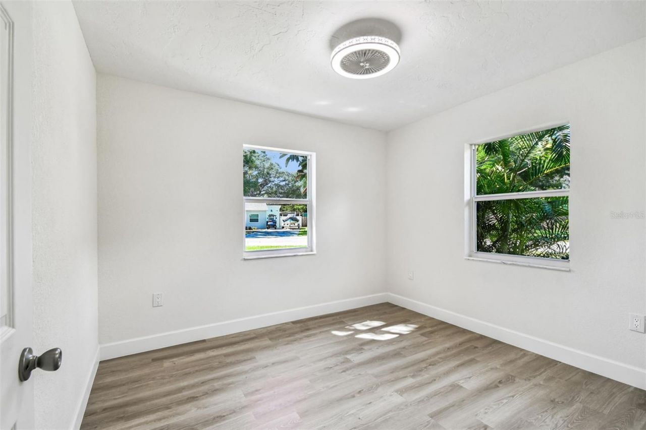4726 W Knights Avenue, Tampa, FL 33611 Photo