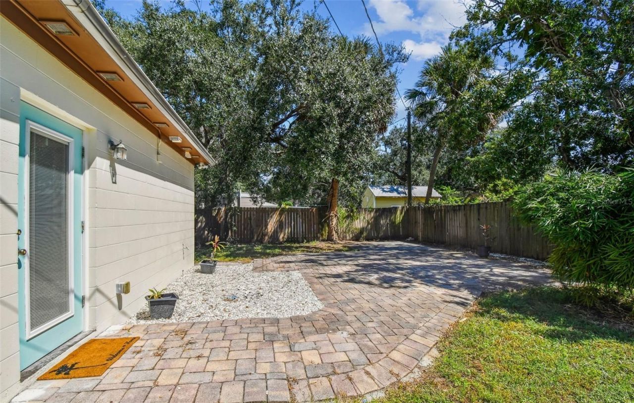 4726 W Knights Avenue, Tampa, FL 33611 Photo