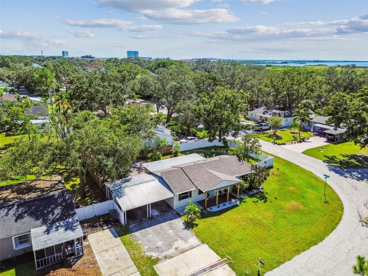 4726 W Knights Avenue, Tampa, FL 33611 Photo