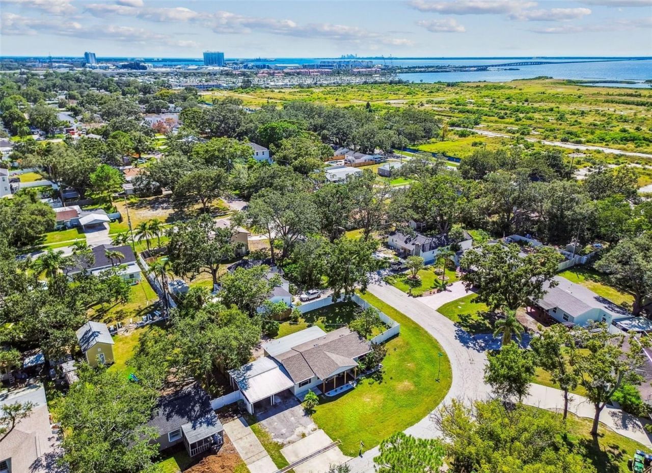 4726 W Knights Avenue, Tampa, FL 33611 Photo