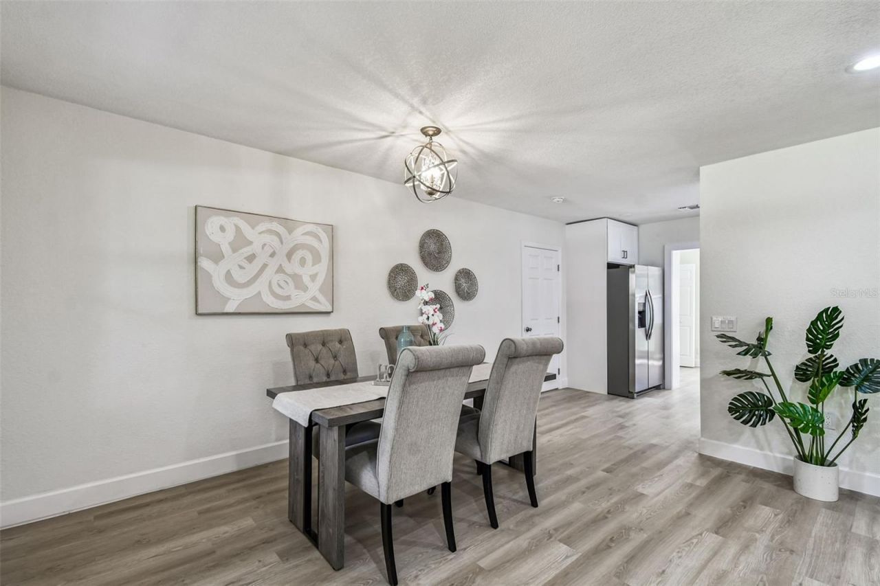 4726 W Knights Avenue, Tampa, FL 33611 Photo
