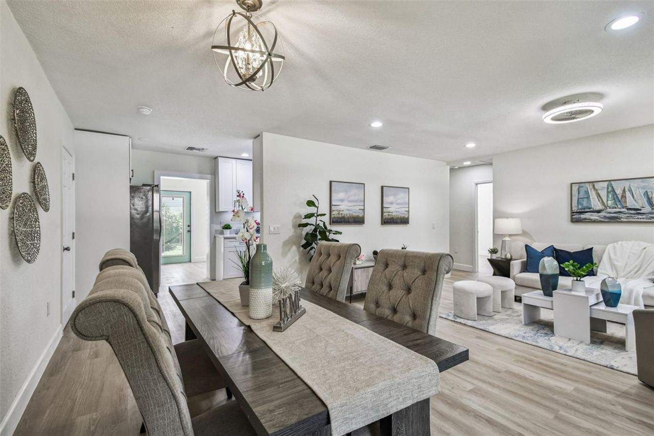4726 W Knights Avenue, Tampa, FL 33611 Photo