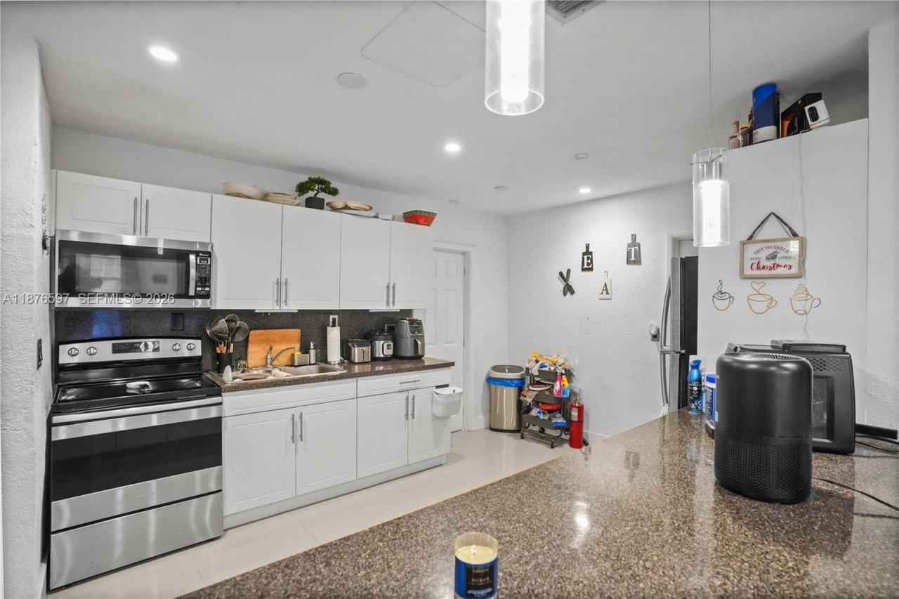 16010 NW 28th Ct, Miami Gardens, FL 33054 Photo