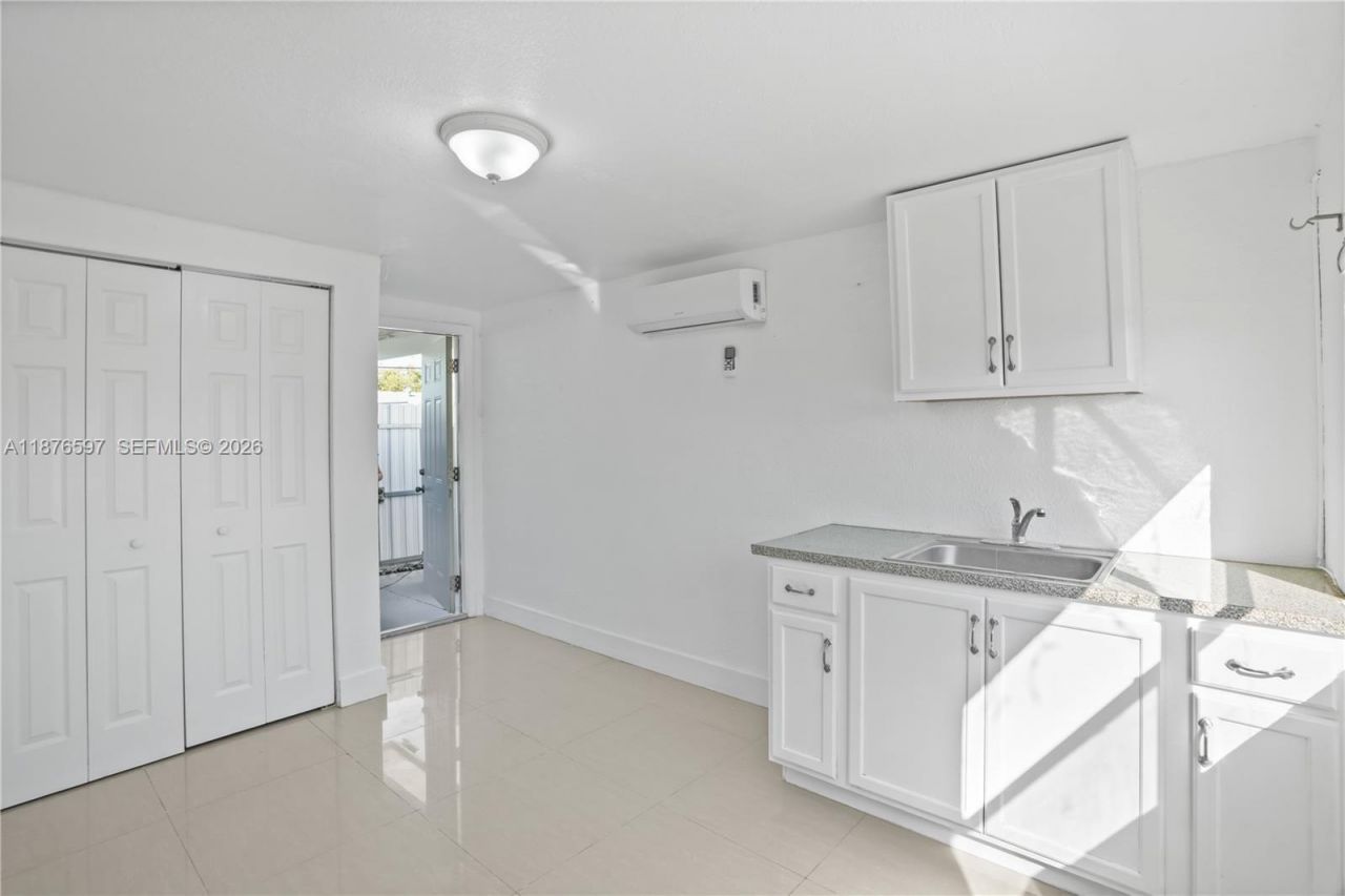 16010 NW 28th Ct, Miami Gardens, FL 33054 Photo