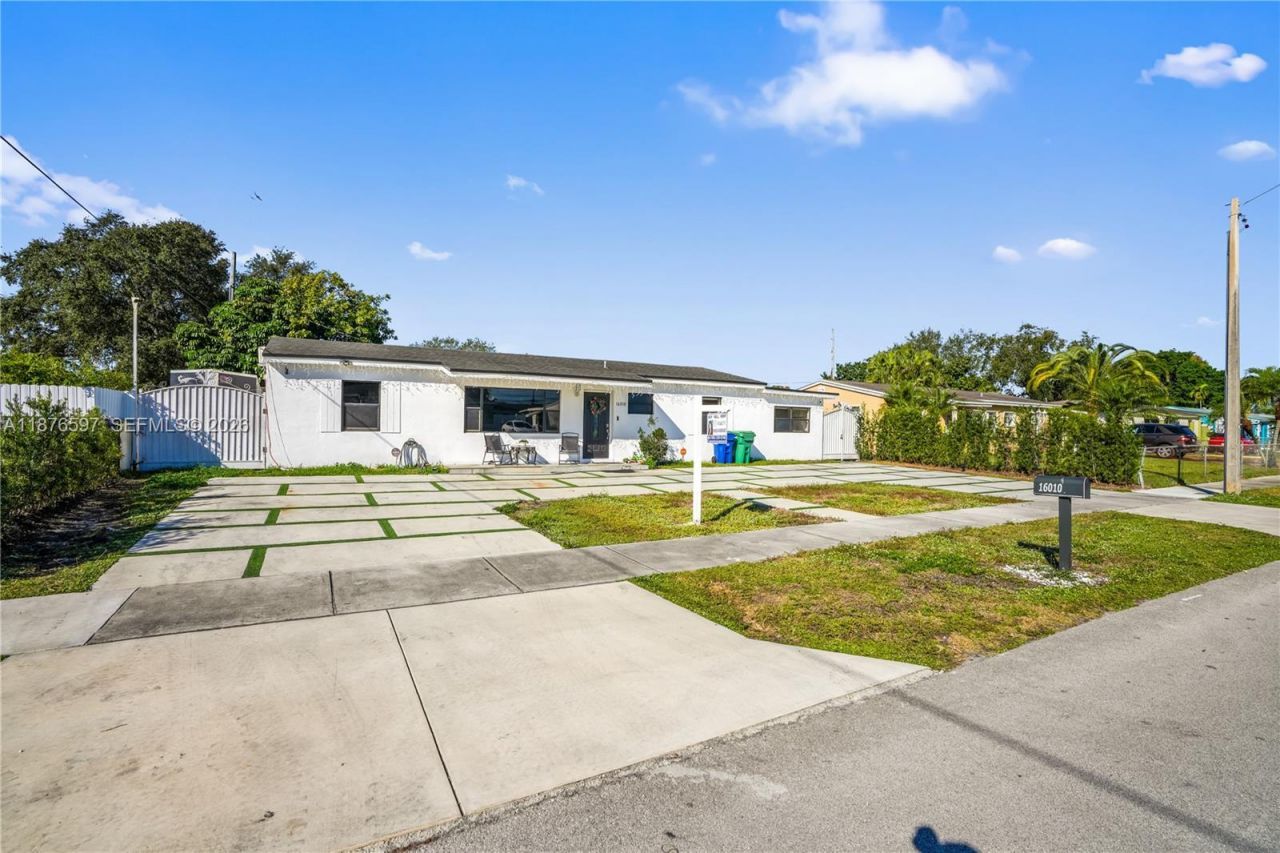 16010 NW 28th Ct, Miami Gardens, FL 33054 Photo