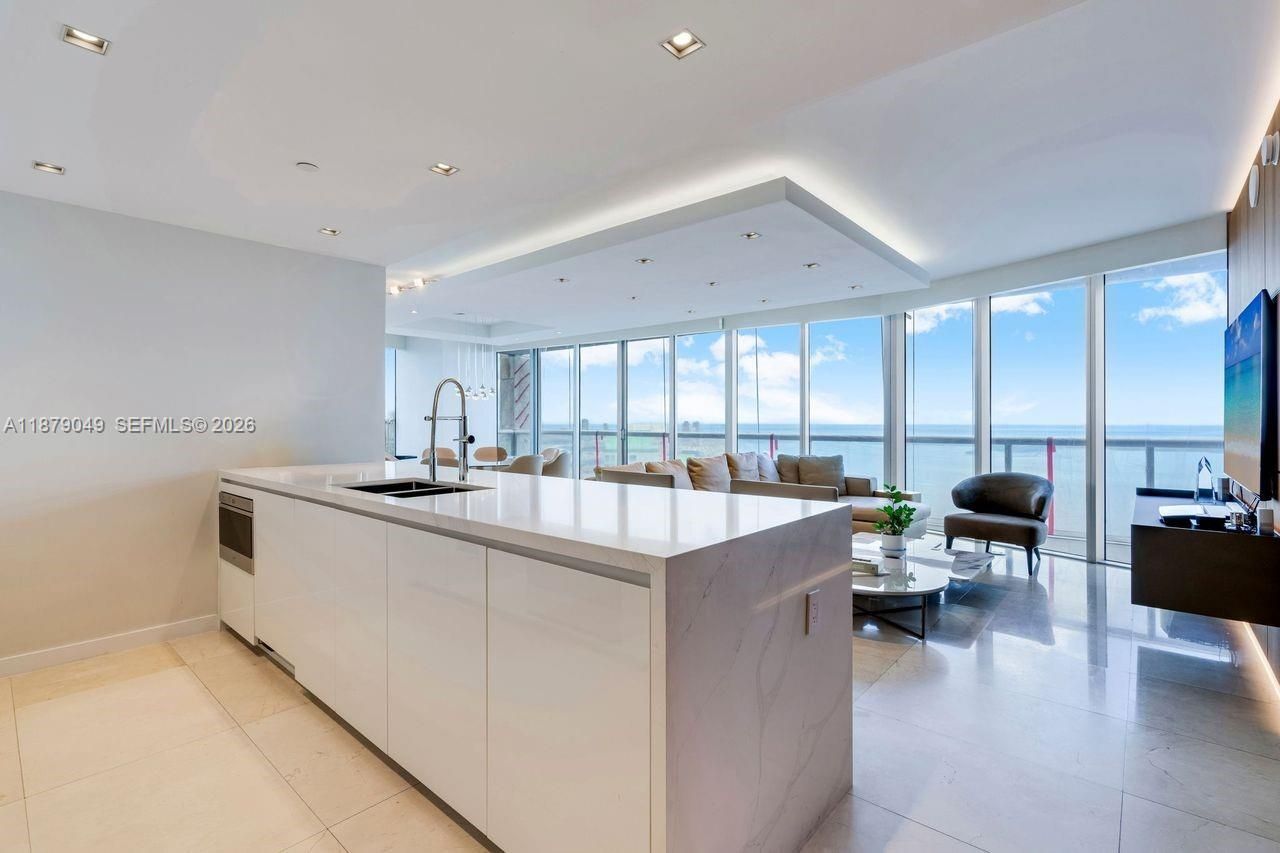 465 Brickell Ave, Unit 4801, Miami, FL 33131 Photo