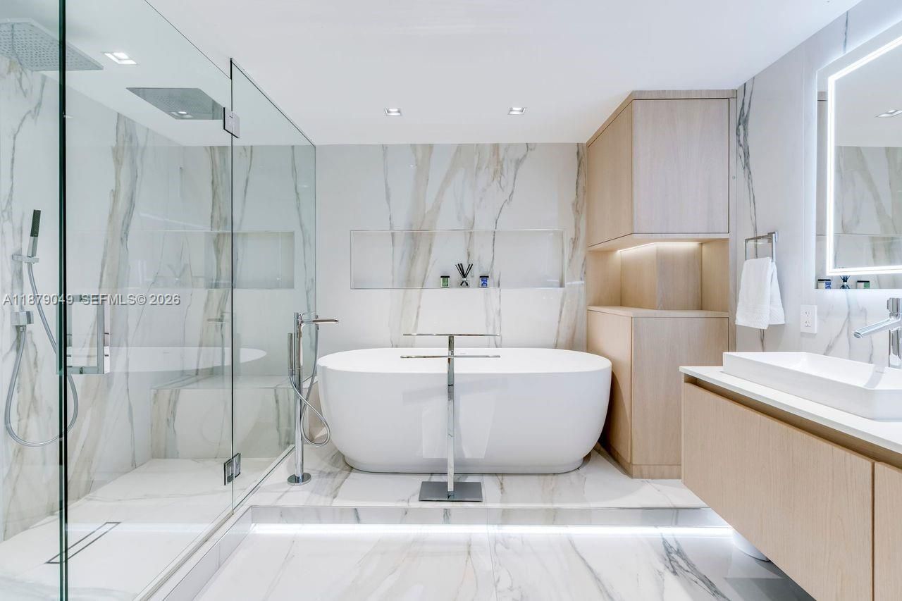 465 Brickell Ave, Unit 4801, Miami, FL 33131 Photo