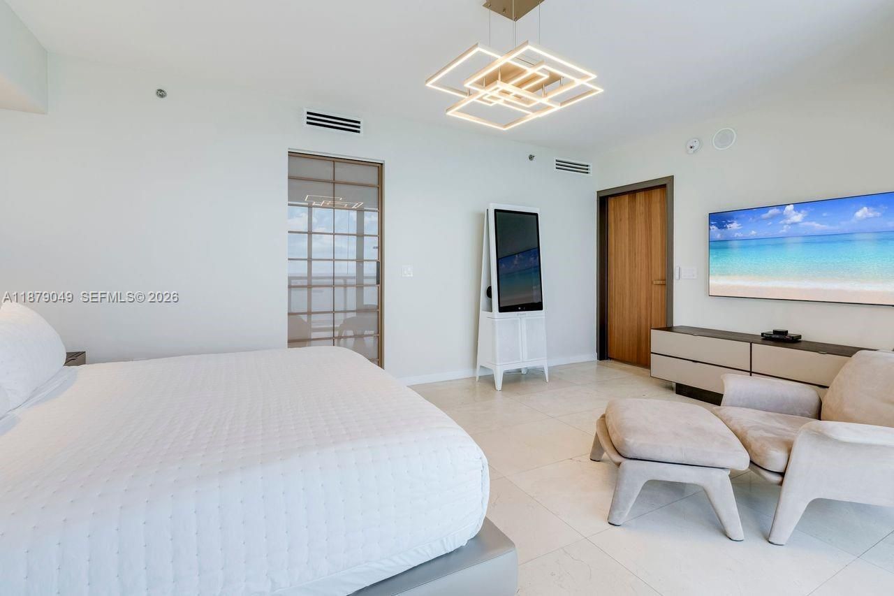 465 Brickell Ave, Unit 4801, Miami, FL 33131 Photo