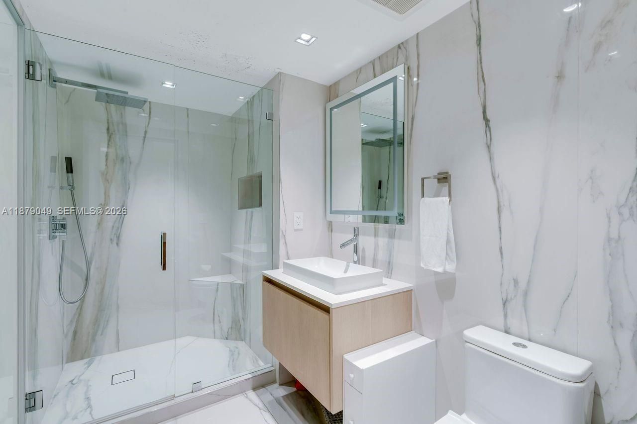 465 Brickell Ave, Unit 4801, Miami, FL 33131 Photo