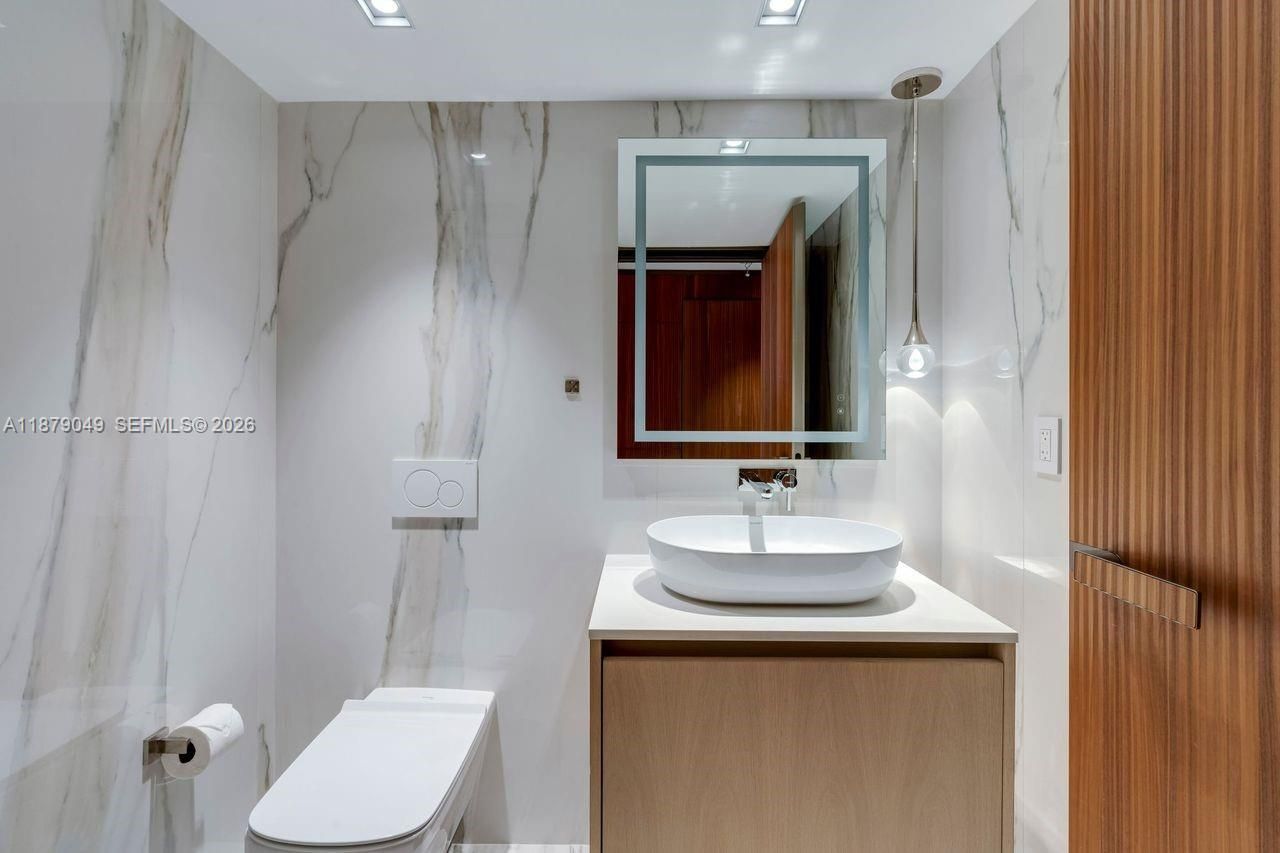 465 Brickell Ave, Unit 4801, Miami, FL 33131 Photo