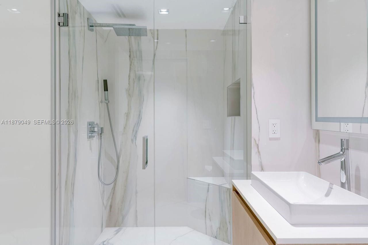 465 Brickell Ave, Unit 4801, Miami, FL 33131 Photo