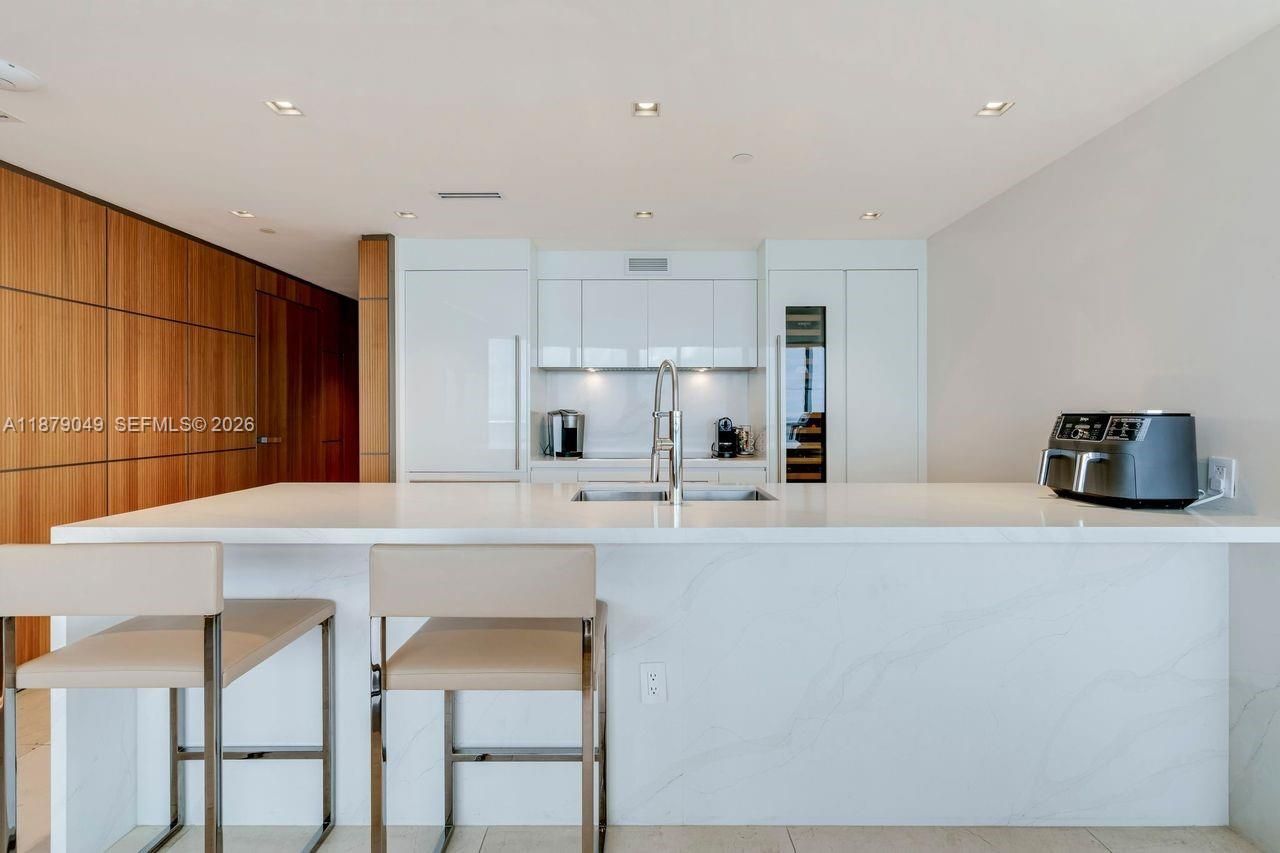 465 Brickell Ave, Unit 4801, Miami, FL 33131 Photo