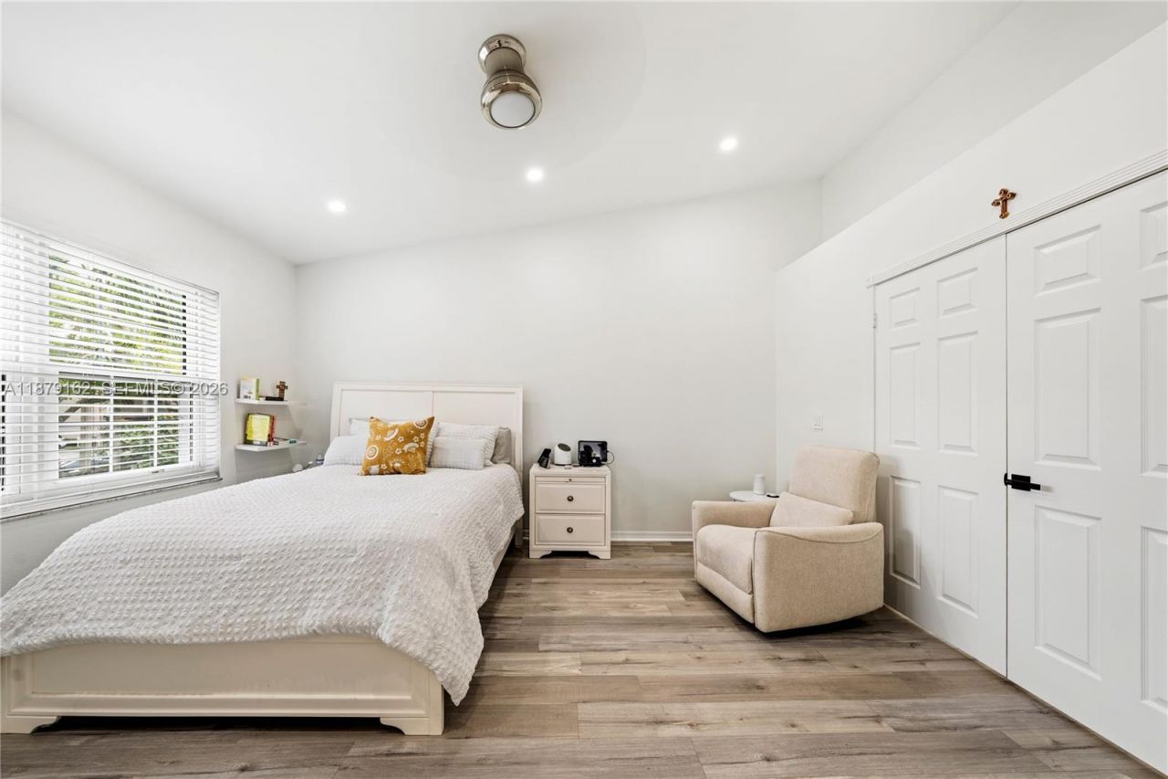 3803 NW 122nd Ter, Sunrise, FL 33323 Photo