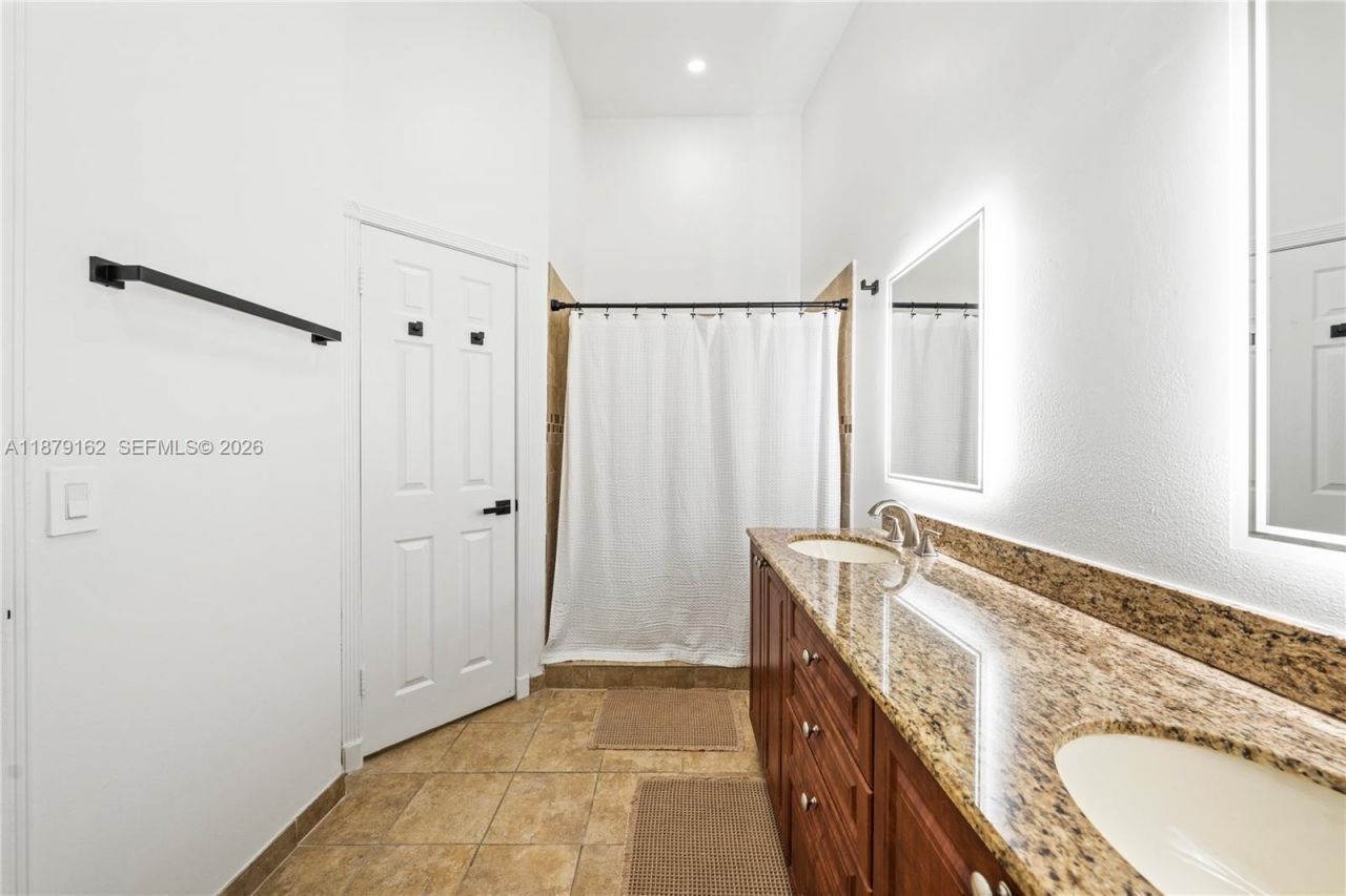 3803 NW 122nd Ter, Sunrise, FL 33323 Photo