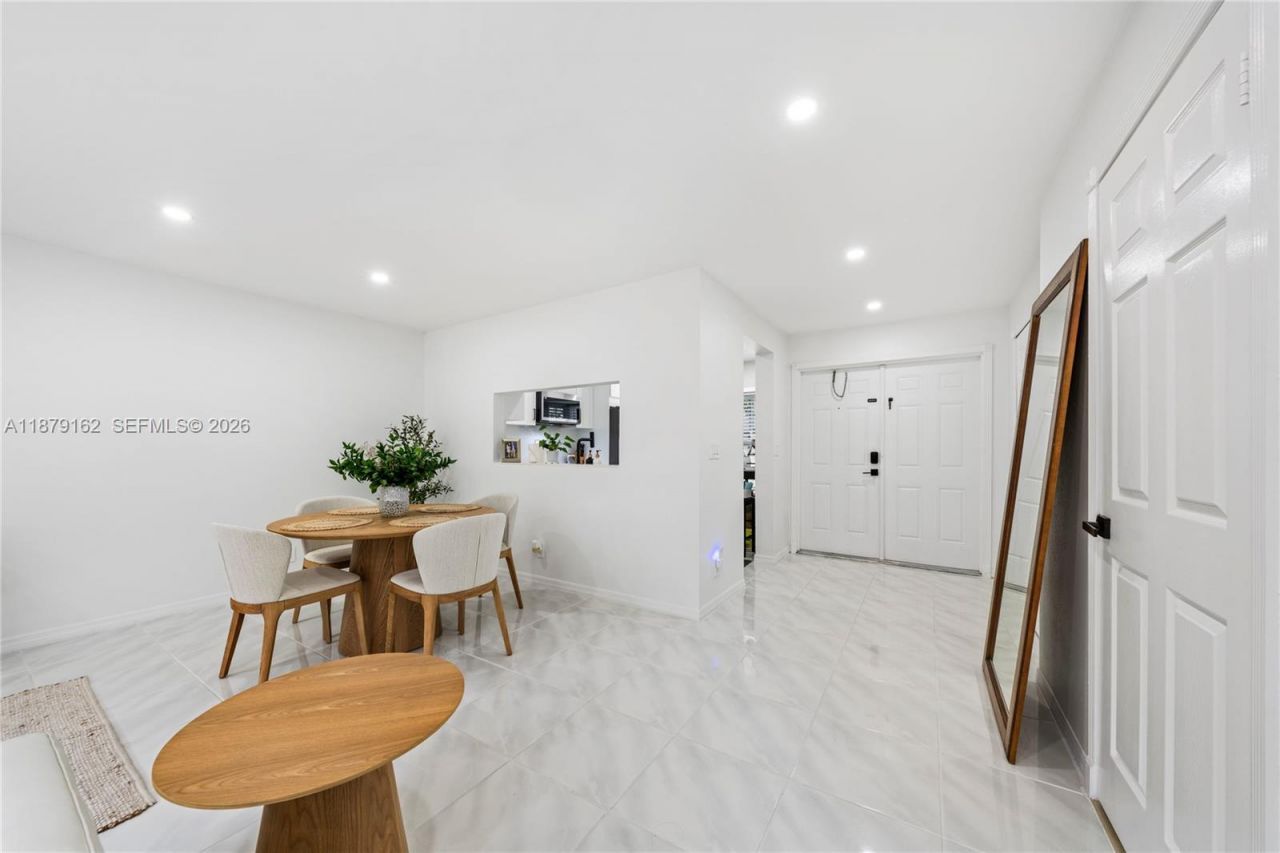 3803 NW 122nd Ter, Sunrise, FL 33323 Photo