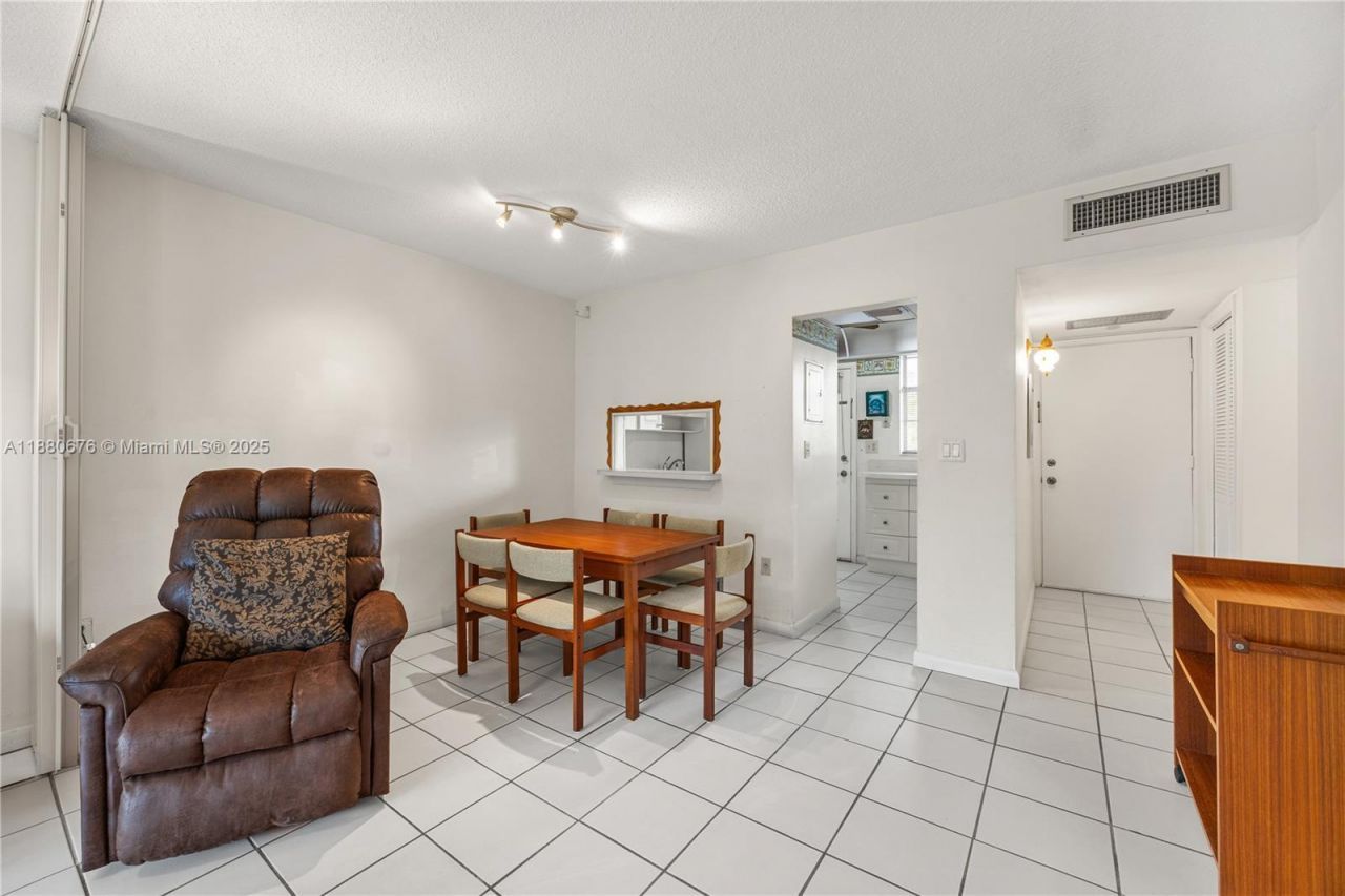 2903 Point East Dr, Unit K111, Aventura, FL 33160 Photo